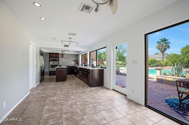 Building Photo - 6002 E Corrine Dr