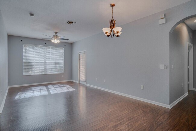 Foto del edificio - First Floor 3 Bedroom/2 Bath Condo in Hori...