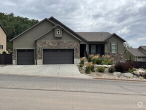 Building Photo - 5974 Robinson Ln