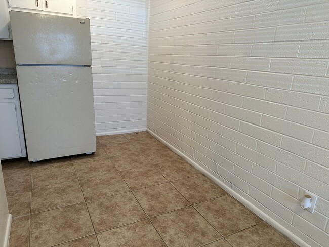 Building Photo - 108 S. Pomeroy