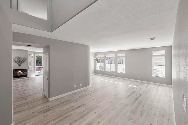 Building Photo - Oceanside