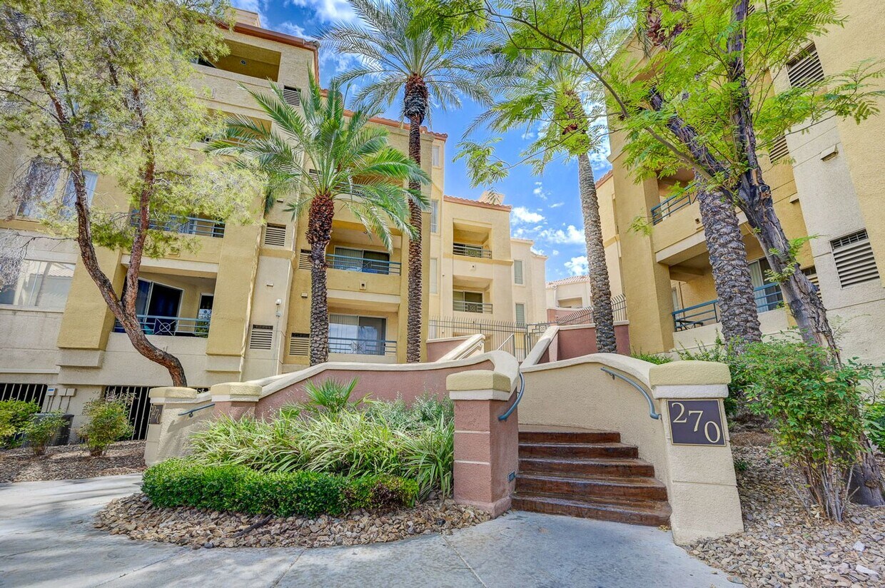 Foto principal - 270 E Flamingo Rd