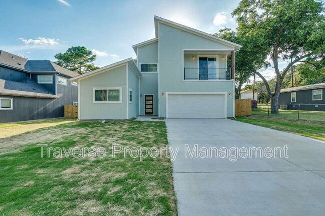 Photo - 1855 Highland Dr E House
