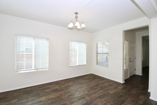 Building Photo - 2315 E Runaway Bay Pl