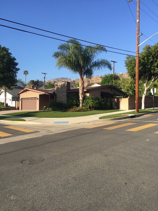 Foto del edificio - 2000 Karen St