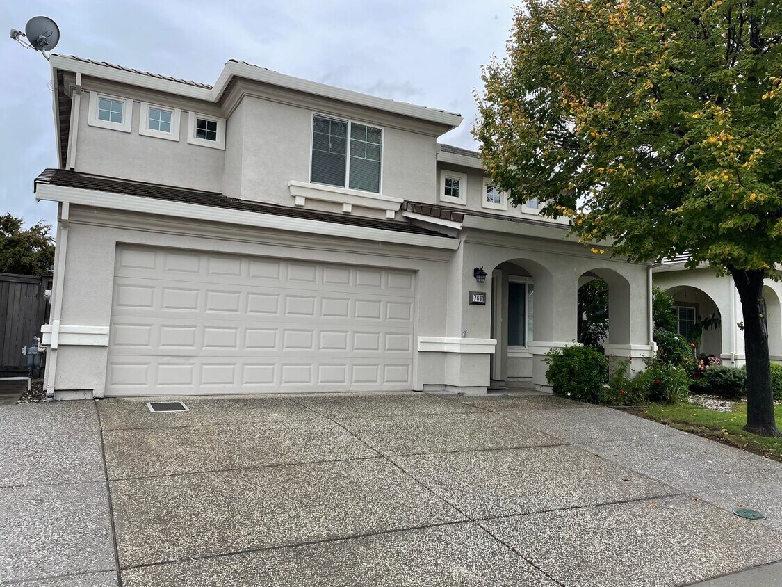 Primary Photo - Freshly Updated & Move-In Ready