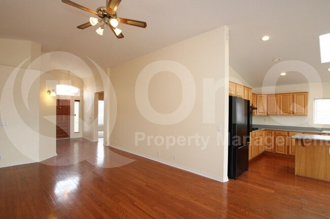 Building Photo - 1535 E Michelle Dr