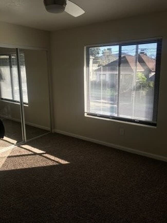 Building Photo - 497 Sebastopol Ave