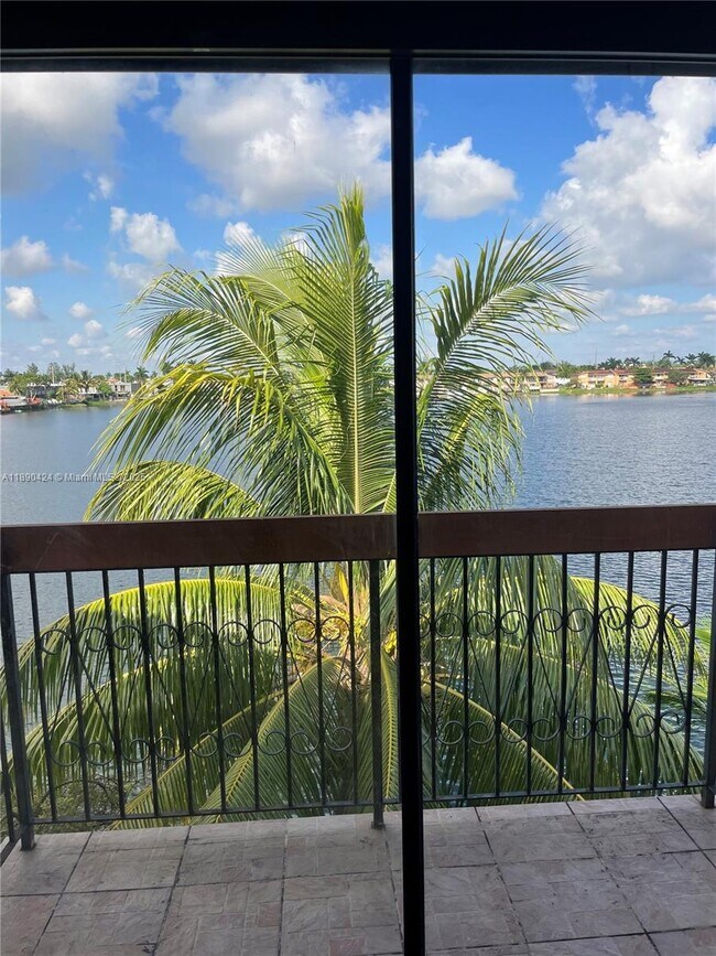 Foto del edificio - 5650 W 26th Ct