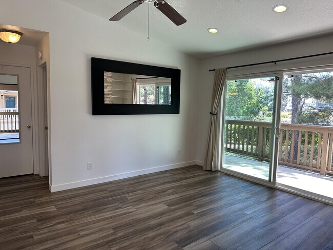 Building Photo - 24 Acalla