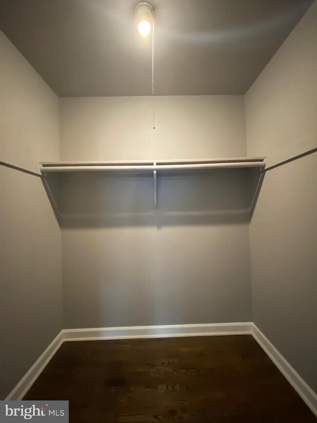 Building Photo - 2506 Markham Ln