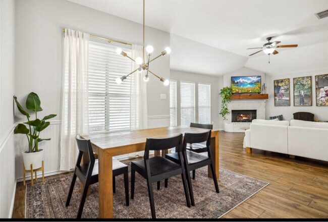 Foto del edificio - 5908 Creekway Dr