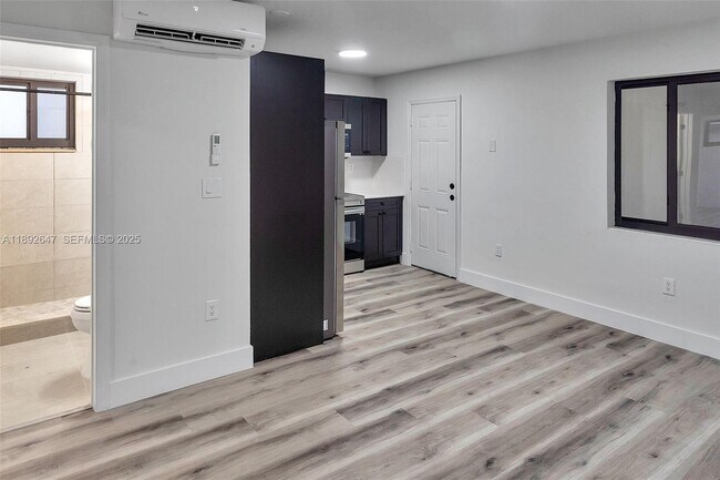 Foto del edificio - 4037 SW 65th Ave