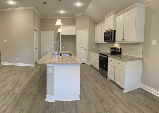 Foto del edificio - 1004 Hardaway Ln