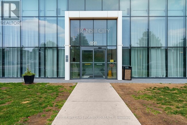 Building Photo - 898 Portage Pkwy