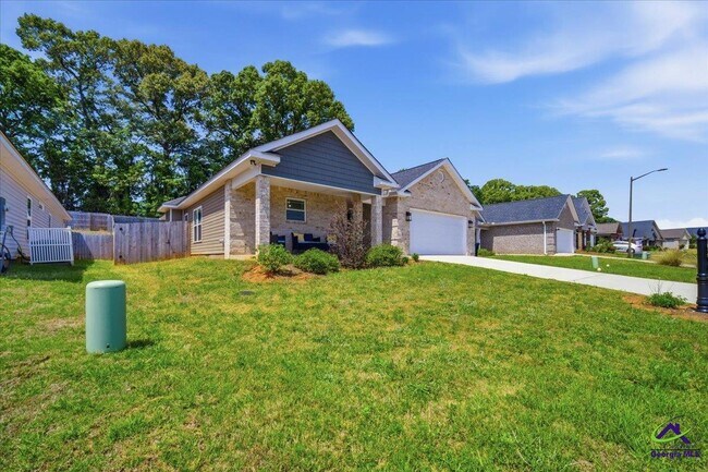 Foto del edificio - 103 Hawks Rdg Trce