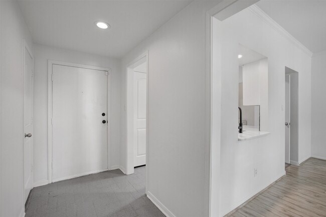 Foto del edificio - 2475 Underwood St