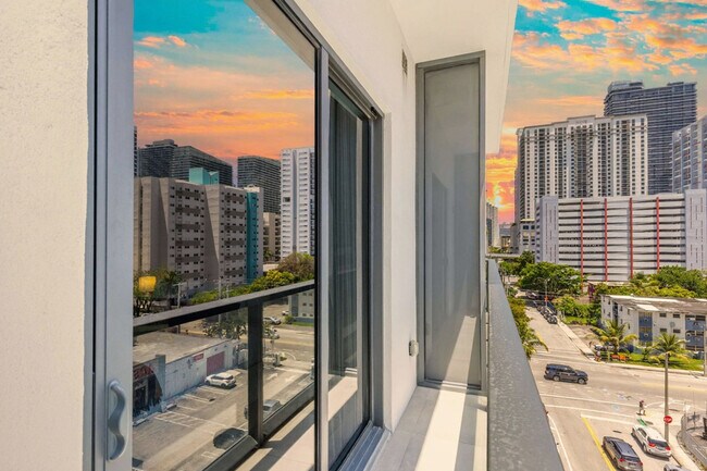 Foto del edificio - 229 SW 9th St