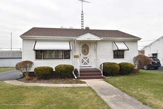 Building Photo - 114 Martin Ave