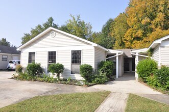 Building Photo - 2813 Wimberly Dr SW