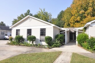 Building Photo - 2813 Wimberly Dr SW