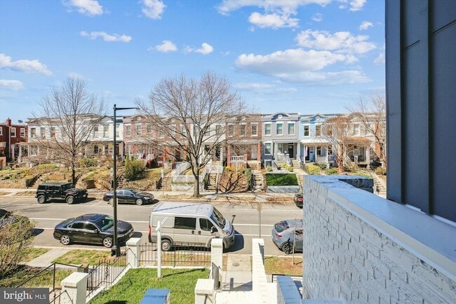 Building Photo - 329 15th St NE