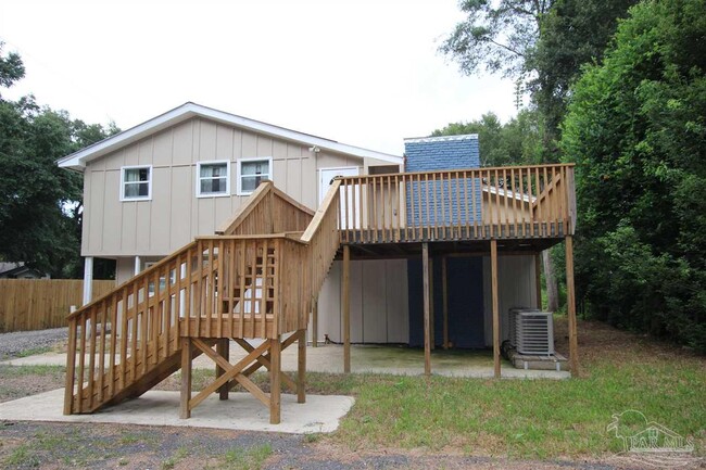 Building Photo - 2435 E Johnson Ave