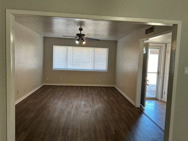 Foto del edificio - 1506 E 37th St