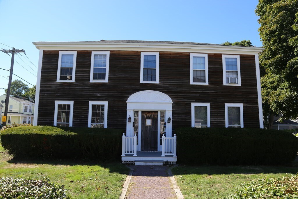 Primary Photo - 220 E Squantum St
