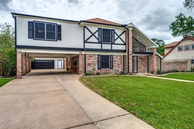 Foto del edificio - 12806 Shady Knoll Ln