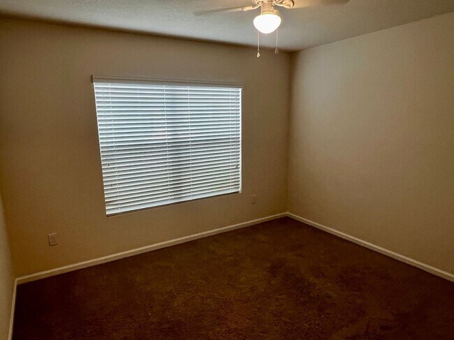 Building Photo - 239 Brooklet Cir