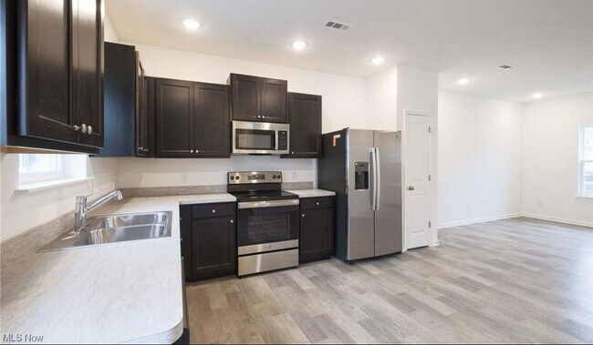 Foto del edificio - 664 Crossings Ln