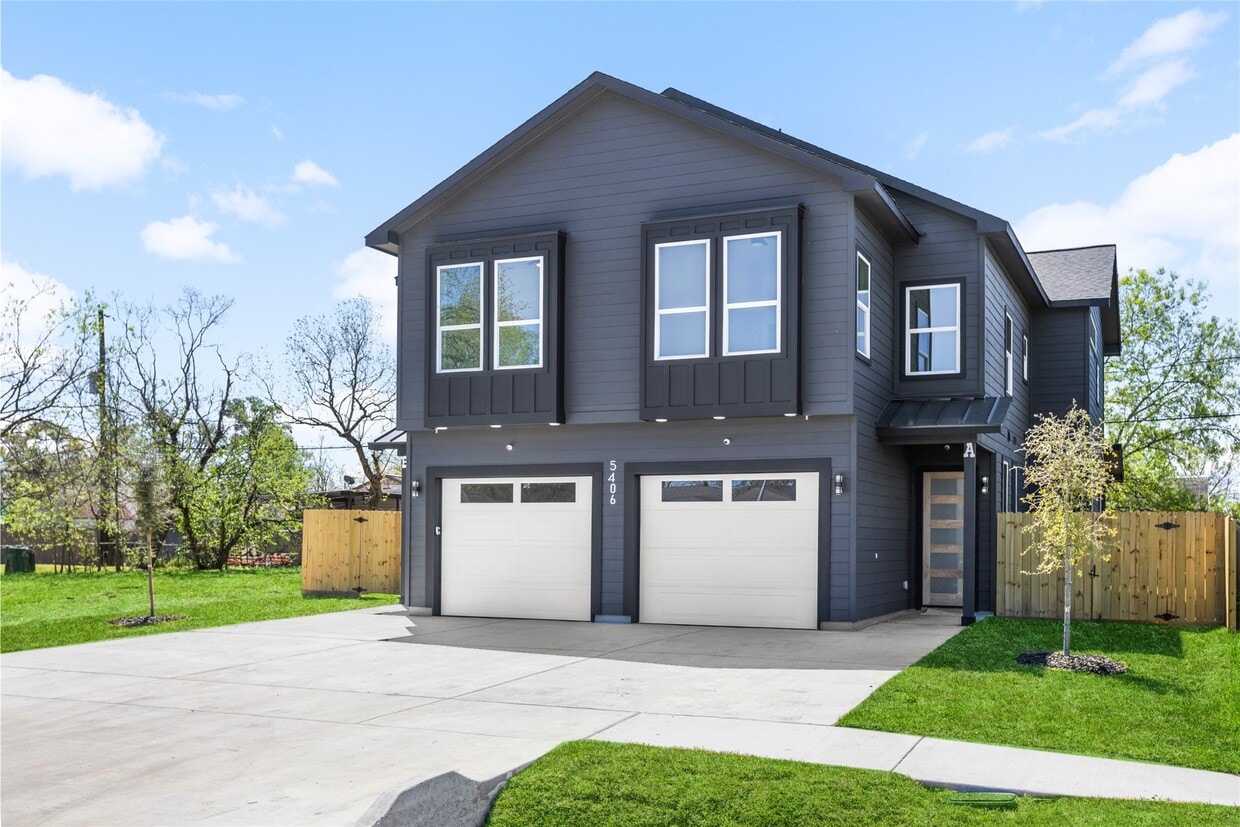 Foto principal - 5406 Longmeadow St