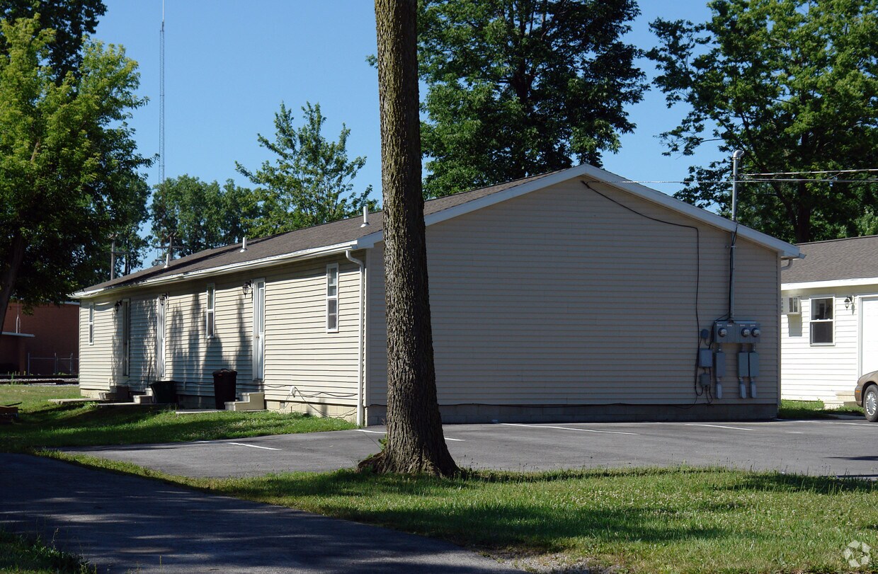 Building Photo - 807 W Sandusky St