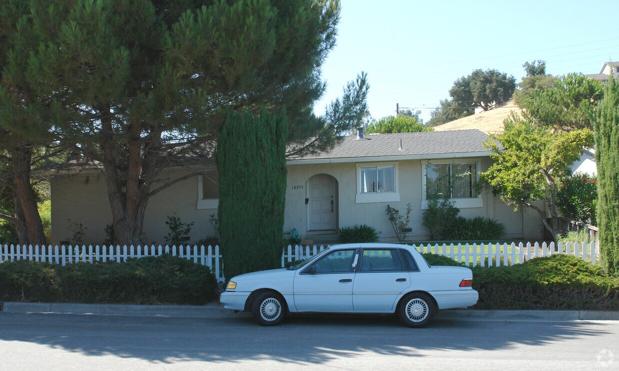 Primary Photo - 10355 A,B El Prado Way