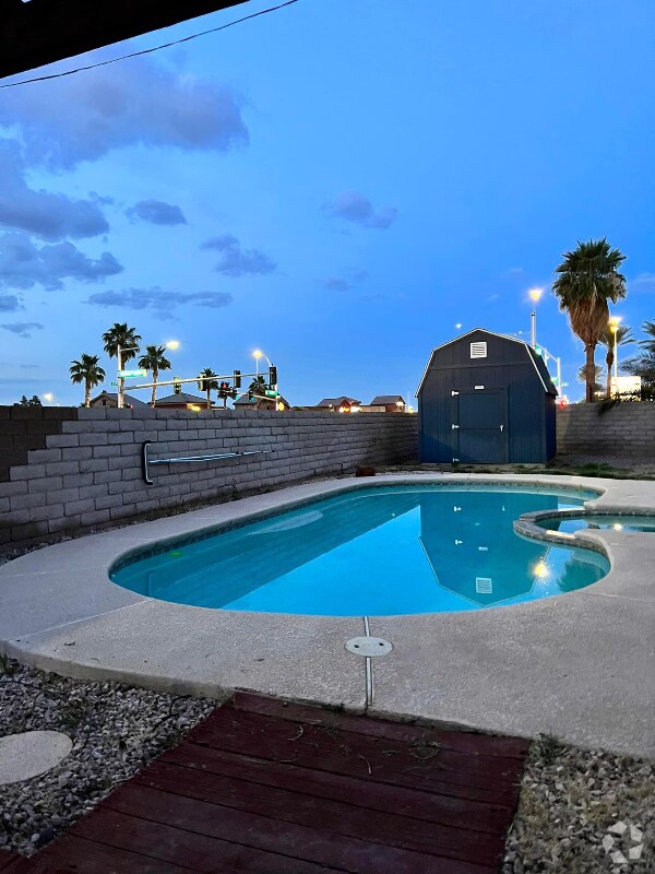 Renaissance Cottage Homes Apartments for Rent with a Garage Henderson