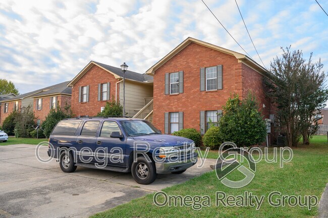 Building Photo - 3618 Castle Ridge Rd