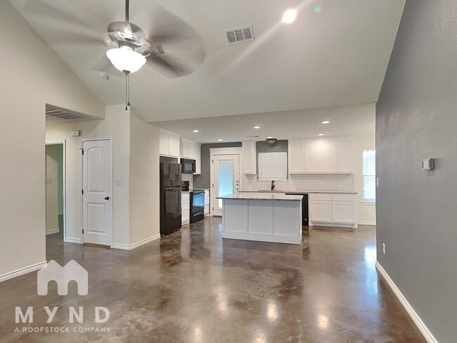 Building Photo - 2715 San Gabriel Dr