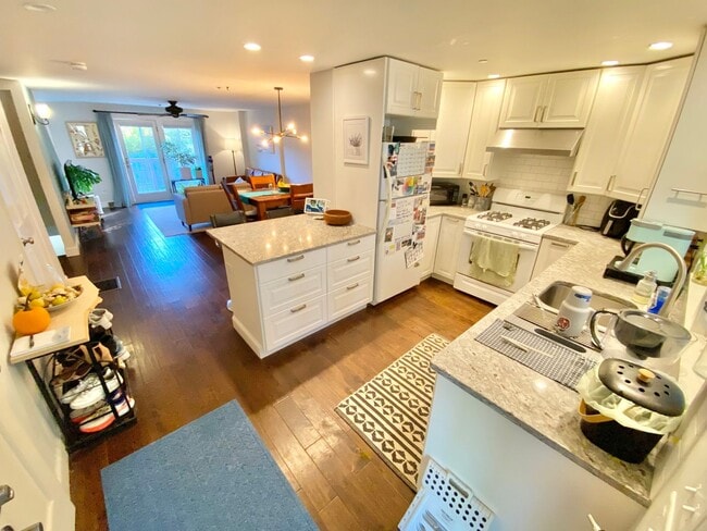 Building Photo - 3 Bedroom Home in South Burlington VT Avai...