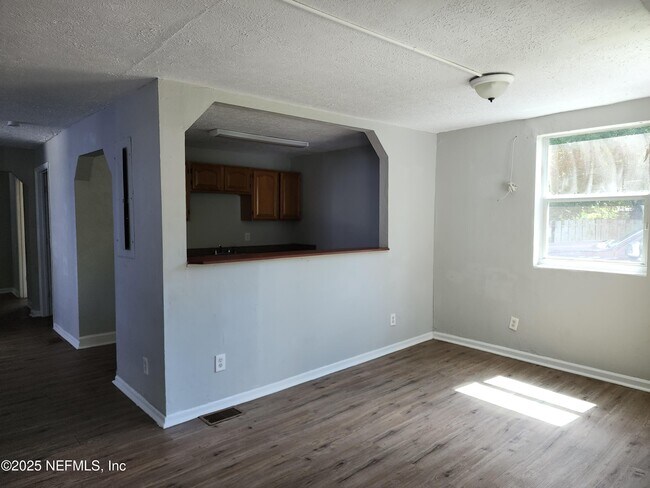 Foto del edificio - 1437 E 24th St