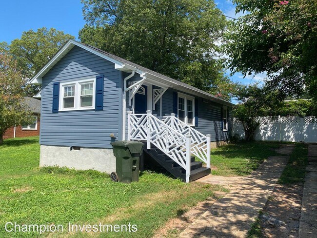 Building Photo - 2 br, 1.5 bath House - 210 N. Piedmont Ave