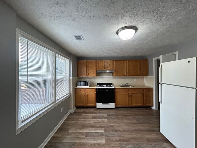 Foto del edificio - Baltimore - 2 Bedrooms and 1 bath Available!