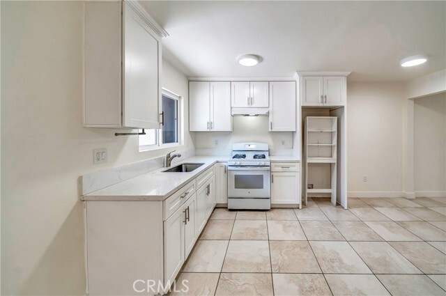 Building Photo - 6735 Elmer Ave