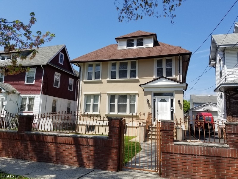 Primary Photo - 24 Peck Ave