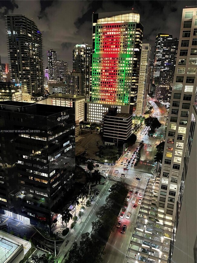 Building Photo - 951 Brickell Ave