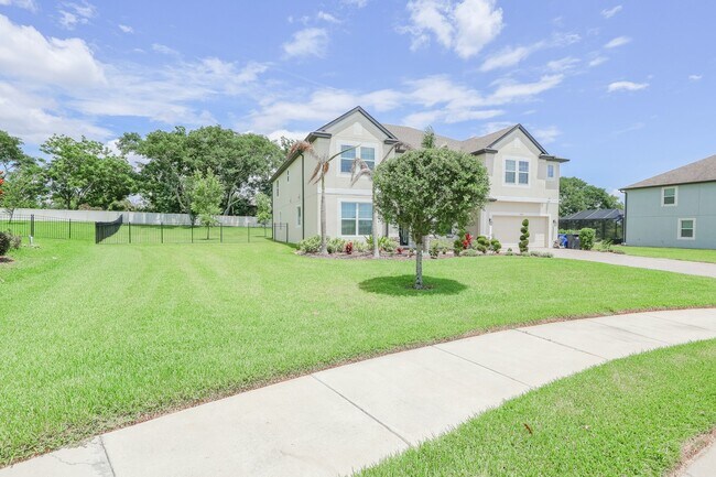 Foto del edificio - 9841 Cabernet Ave