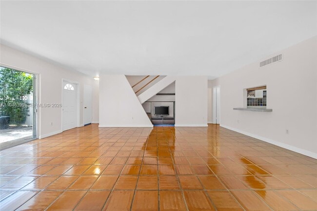 Foto del edificio - 7412 Gary Ave