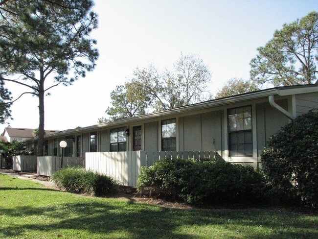 Building Photo - Wingwood Apartments