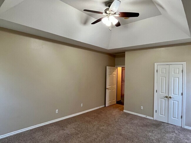 Foto del edificio - Large 3 Bed 2.5 Bath In Edmond