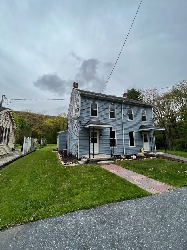 Foto del edificio - 217 Pine Grove Rd